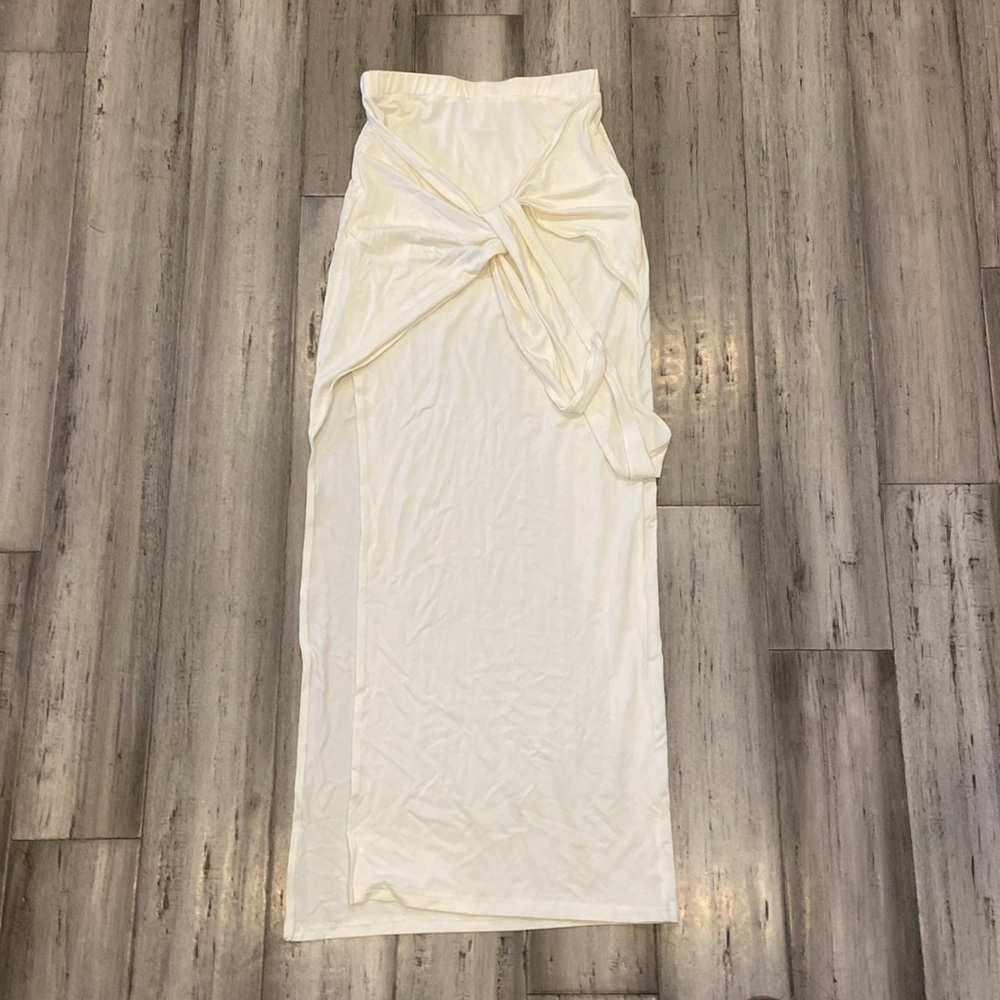 Buffbunny off-white skirt/cover up